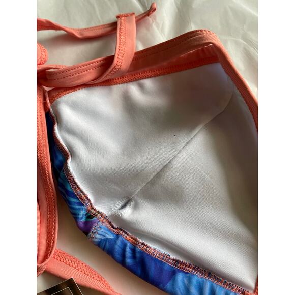 Mapale Blue Hibiscus Print triangle string bikini top removeable pads Size Med - Picture 4 of 4